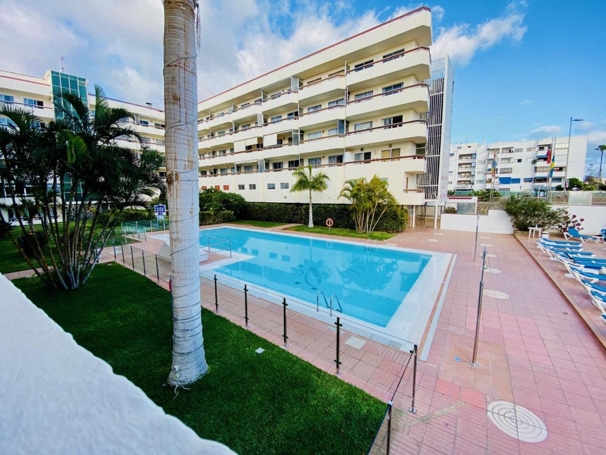 Orange And White Apartment In Yumbo San Bartolomé Exteriér fotografie