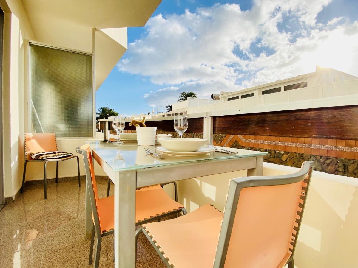 Orange And White Apartment In Yumbo San Bartolomé Exteriér fotografie