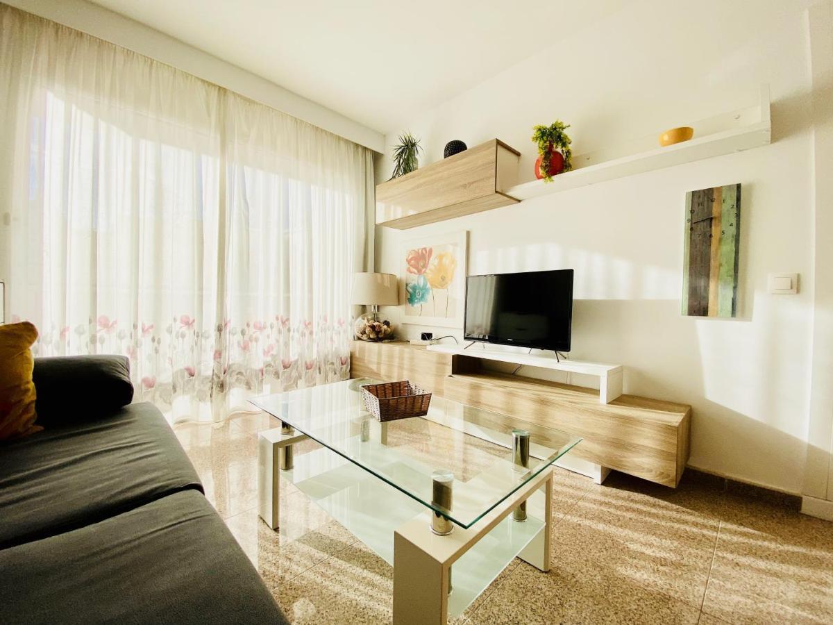 Orange And White Apartment In Yumbo San Bartolomé Exteriér fotografie