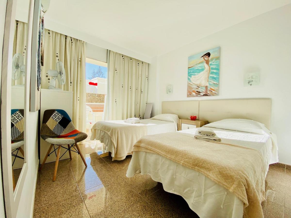 Orange And White Apartment In Yumbo San Bartolomé Exteriér fotografie